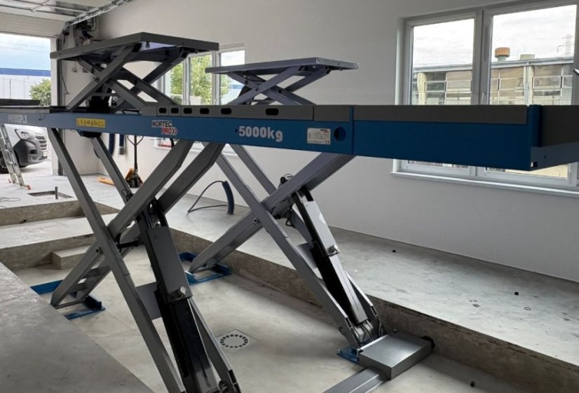 Prodloužený nůžkový zvedák 5 t pro geometrii s přízdvihem PN500GPL